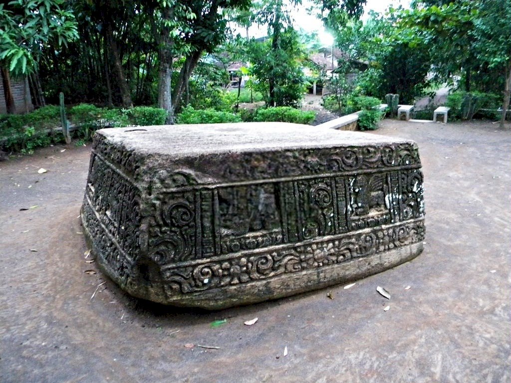 Mengungkap Keindahan dan Makna di Balik Situs Watu Gilang, Harta Karun Yogyakarta. Gambar : medium.com