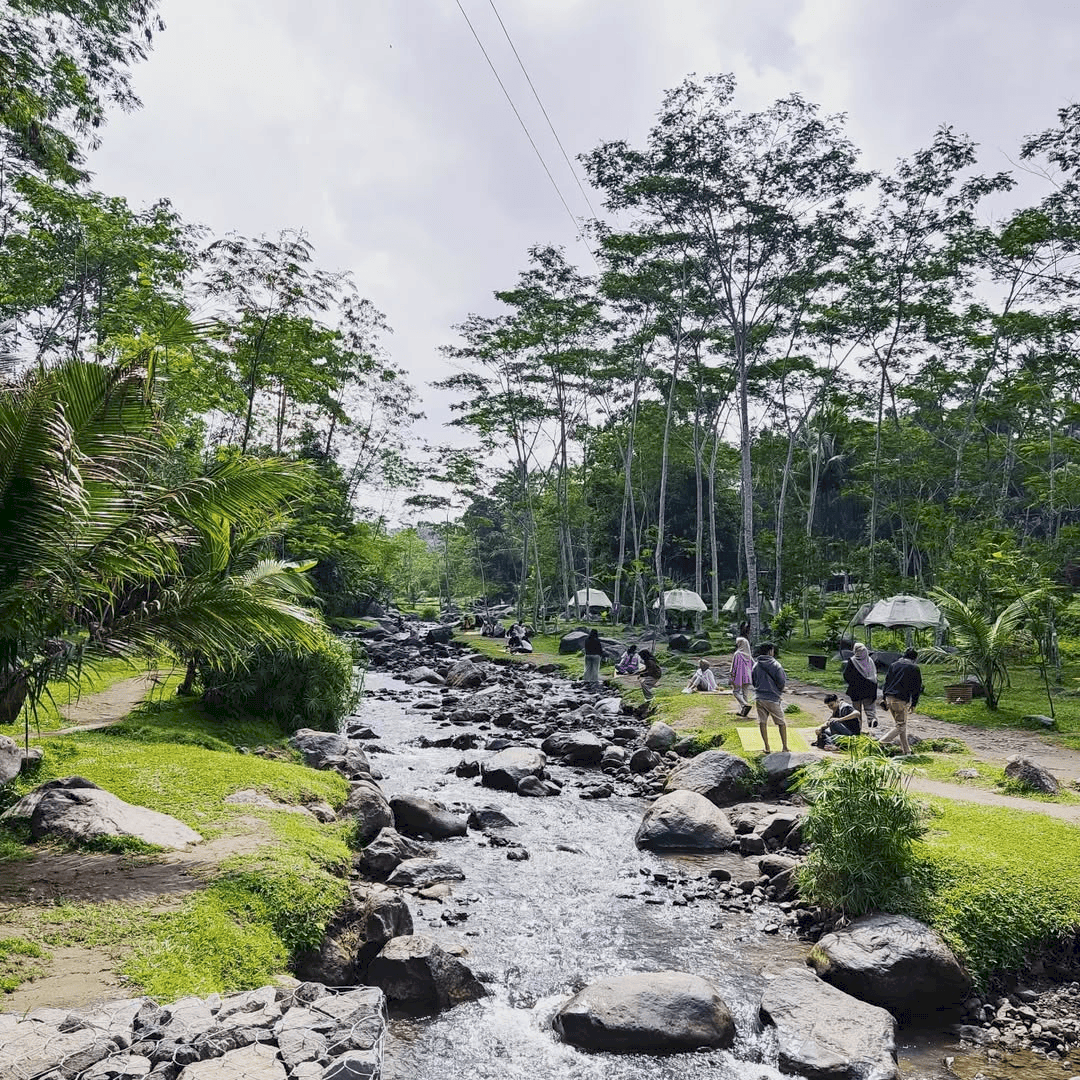 Mau Healing Adem Gratis di Jogja? Coba Main ke Ledok Sambi, View-nya Bikin Betah!. Gambar : ig @bigcoupletravelling