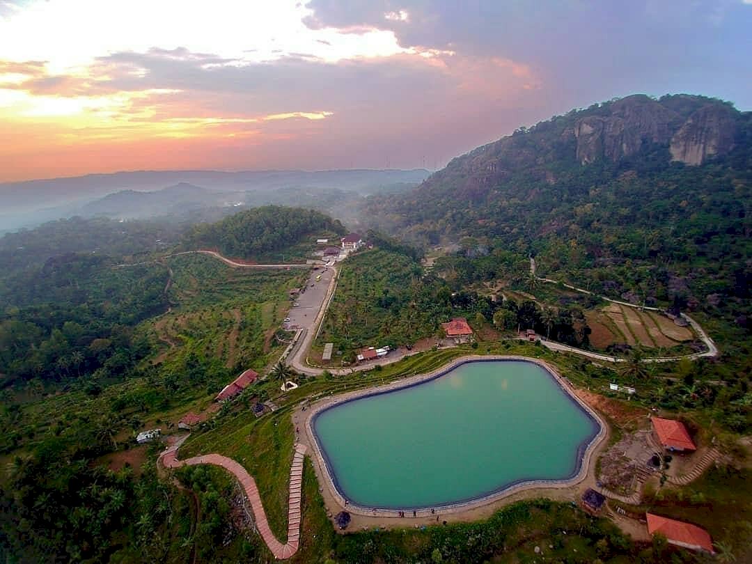 Nikmati Kesegaran Piknik Air di 5 Waduk Eksotis di Jogja yang Tersembunyi. Gambar : fb : Wisata Istimewa