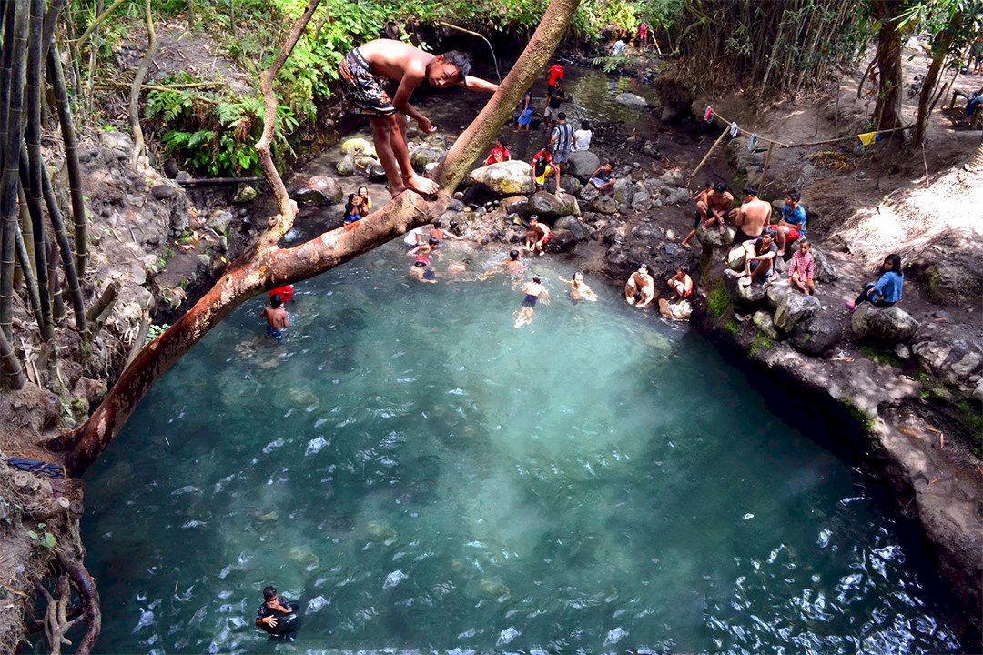 Eksplorasi Blue Lagoon Tirta Budi: Pemandian Air Jernih di Sleman, Yogyakarta, dijogja.co. Eksplorasi Blue Lagoon Tirta Budi: Pemandian Air Jernih di Sleman, Yogyakarta.