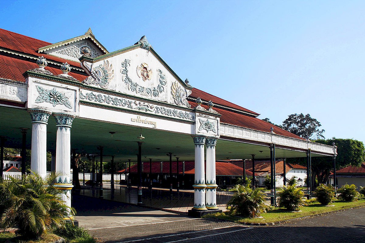 Kraton Yogyakarta: Bangunan Agung dengan Arsitektur Jawa yang Penuh Makna, dijogja.co. Kraton Yogyakarta: Bangunan Agung dengan Arsitektur Jawa yang Penuh Makna.
